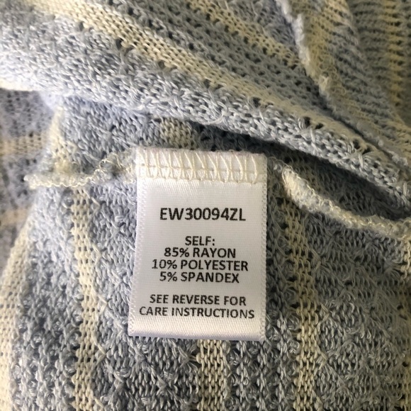 🎄 En Creme shirt SZ L  blue/white lace/striped - Picture 6 of 7